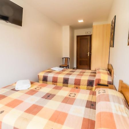 Hostal - Restaurante La Buena Villa By Vivere Stays Villalonquejar Экстерьер фото