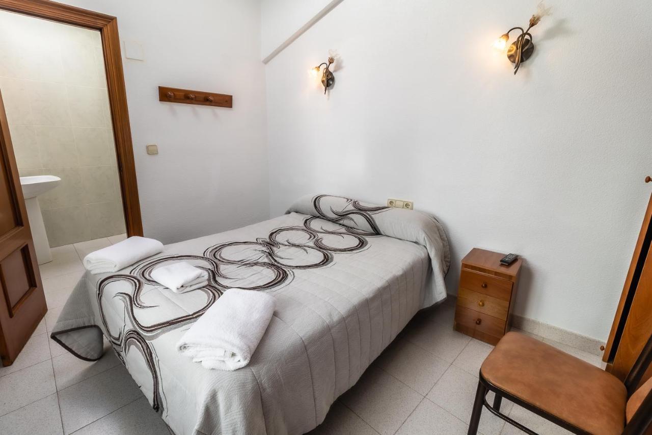 Hostal - Restaurante La Buena Villa By Vivere Stays Villalonquejar Экстерьер фото