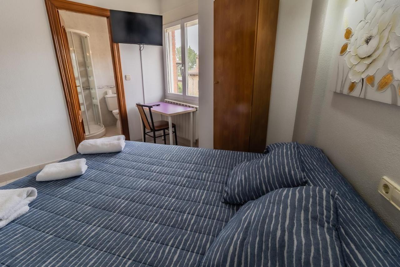 Hostal - Restaurante La Buena Villa By Vivere Stays Villalonquejar Экстерьер фото