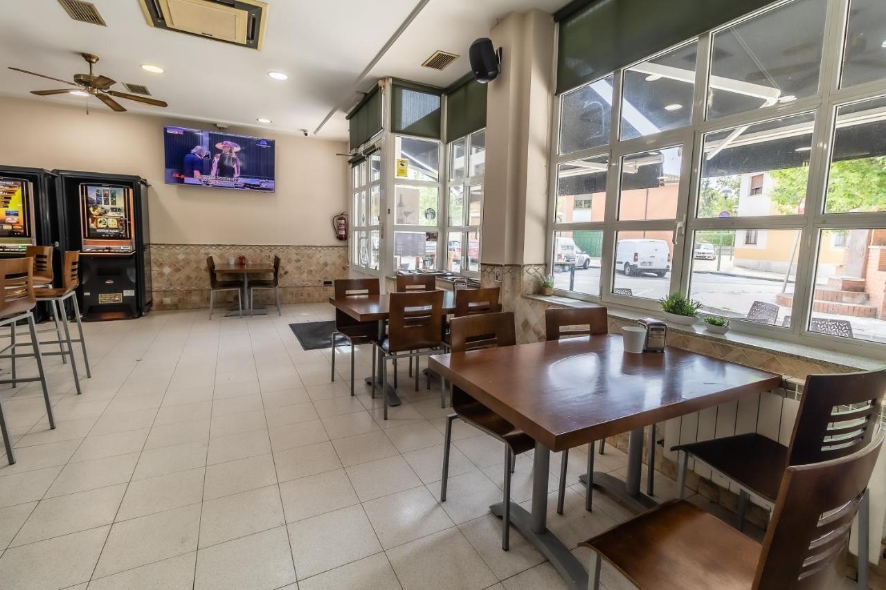 Hostal - Restaurante La Buena Villa By Vivere Stays Villalonquejar Экстерьер фото