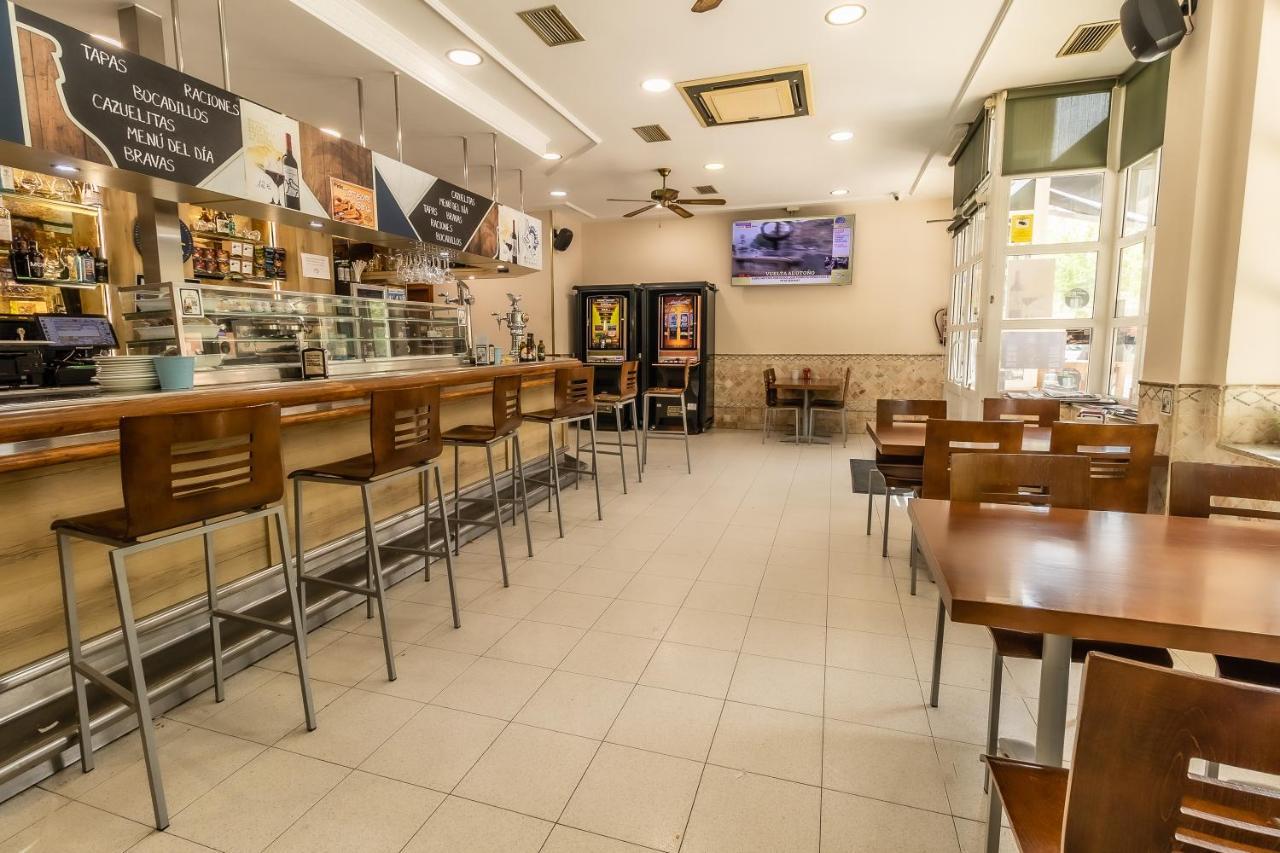 Hostal - Restaurante La Buena Villa By Vivere Stays Villalonquejar Экстерьер фото