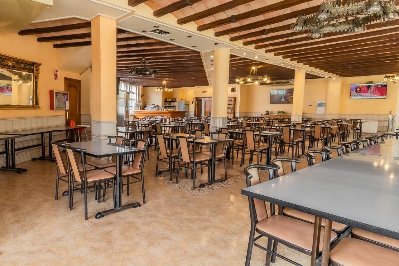 Hostal - Restaurante La Buena Villa By Vivere Stays Villalonquejar Экстерьер фото